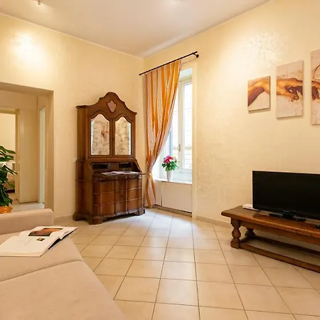 Apartment Trevi Fountain Rome